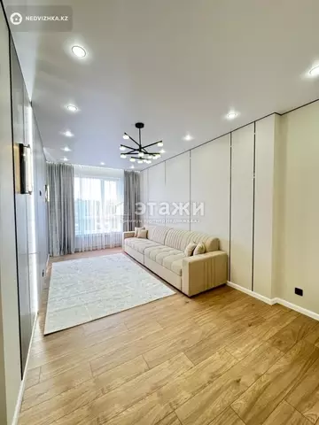 4-комнатная квартира, этаж 10 из 12, 139 м²