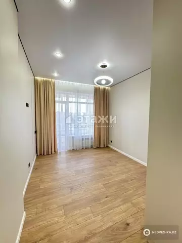 4-комнатная квартира, этаж 10 из 12, 139 м²