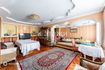 4-комнатная квартира, этаж 3 из 16, 160 м²