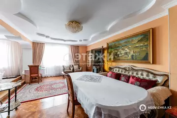 4-комнатная квартира, этаж 3 из 16, 160 м²