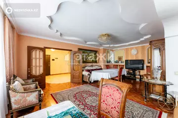 4-комнатная квартира, этаж 3 из 16, 160 м²