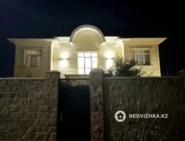 5-комнатный дом, 6 соток, 253 м²
