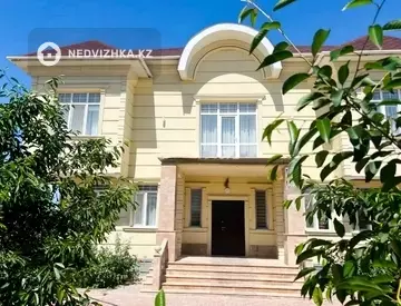 5-комнатный дом, 6 соток, 253 м²