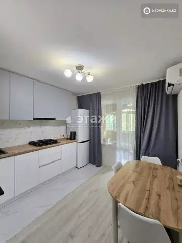 2-комнатная квартира, этаж 4 из 5, 49 м²