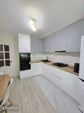 2-комнатная квартира, этаж 4 из 5, 49 м²