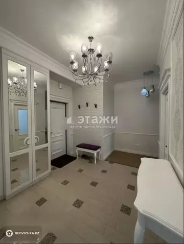 4-комнатная квартира, этаж 6 из 9, 106 м²