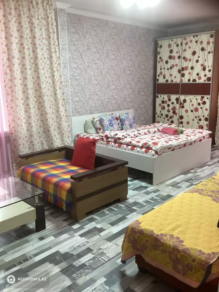 45 м², 1-комнатная квартира, этаж 2 из 3, 45 м², посуточно, изображение - 1