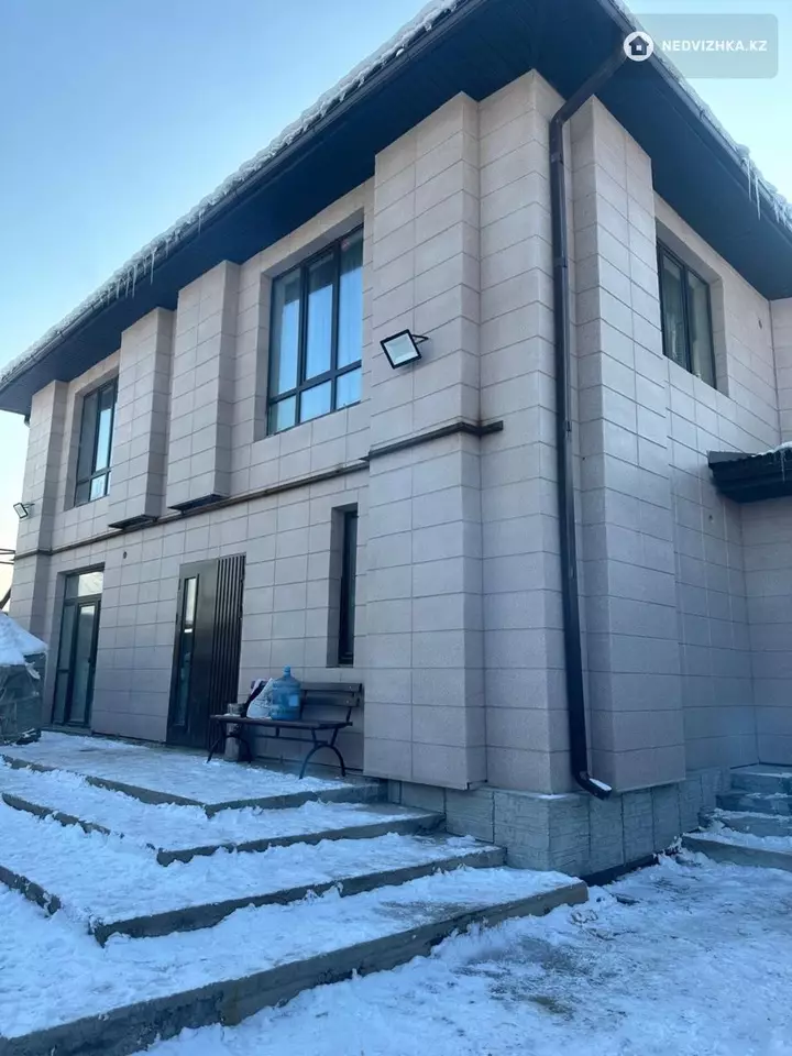 360 м², 7-комнатный дом, 7 соток, 360 м², изображение - 1