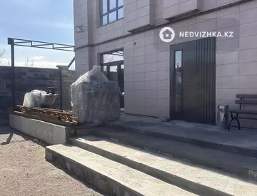 7-комнатный дом, 7 соток, 360 м²