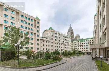 3-комнатная квартира, этаж 5 из 8, 130 м²