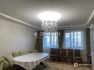 4-комнатная квартира, этаж 4 из 10, 182 м²