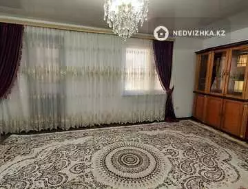 2-комнатная квартира, этаж 4 из 5, 74 м²