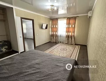 2-комнатная квартира, этаж 4 из 5, 74 м²