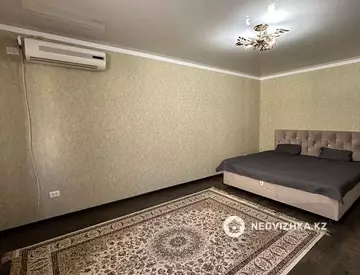 2-комнатная квартира, этаж 4 из 5, 74 м²