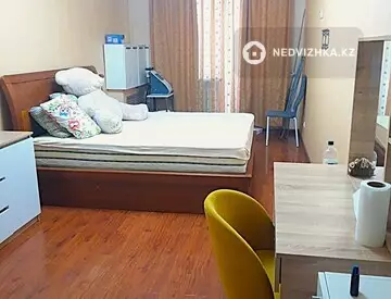 3-комнатная квартира, этаж 3 из 10, 90 м²