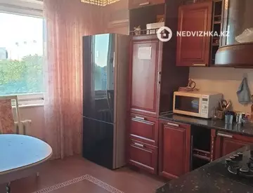 4-комнатная квартира, этаж 4 из 9, 102 м²