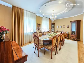 5-комнатный дом, 4 соток, 273 м²