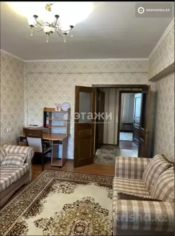 2-комнатная квартира, этаж 4 из 5, 55 м²