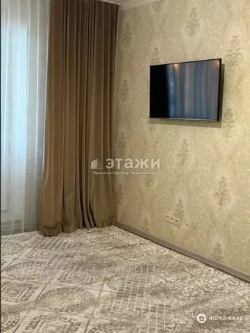 1-комнатная квартира, этаж 3 из 10, 38 м²