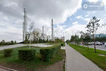 2-комнатная квартира, этаж 5 из 25, 65 м²