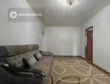 2-комнатная квартира, этаж 4 из 5, 42 м²