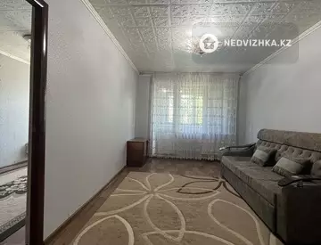 2-комнатная квартира, этаж 4 из 5, 42 м²