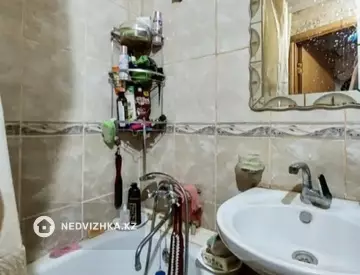 3-комнатная квартира, этаж 1 из 5, 64 м²