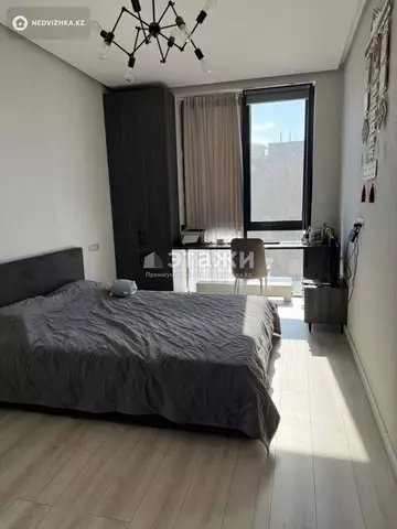 4-комнатная квартира, этаж 4 из 4, 100 м², на длительный срок