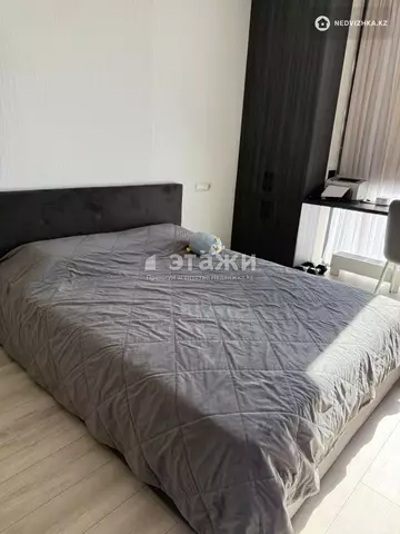 4-комнатная квартира, этаж 4 из 4, 100 м², на длительный срок