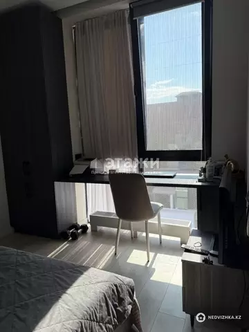 4-комнатная квартира, этаж 4 из 4, 100 м², на длительный срок