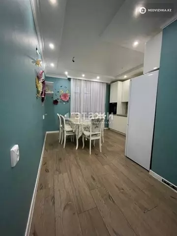 2-комнатная квартира, этаж 4 из 12, 77 м²