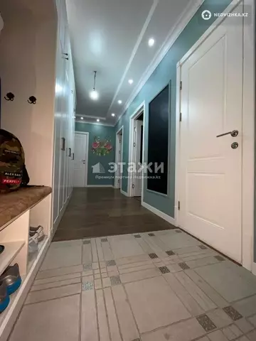 2-комнатная квартира, этаж 4 из 12, 77 м²