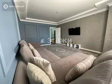 2-комнатная квартира, этаж 4 из 12, 77 м²