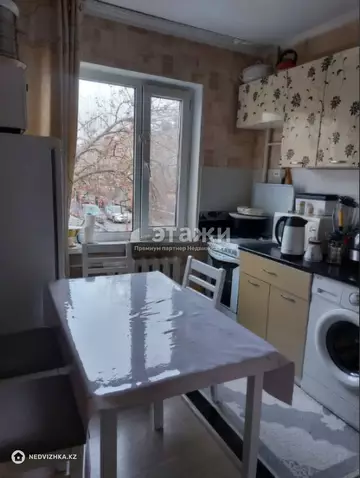 3-комнатная квартира, этаж 2 из 4, 56 м²