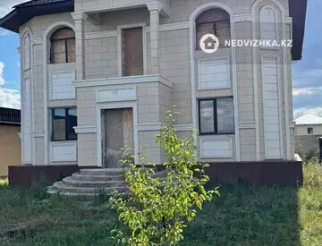 9-комнатный дом, 10 соток, 250 м²