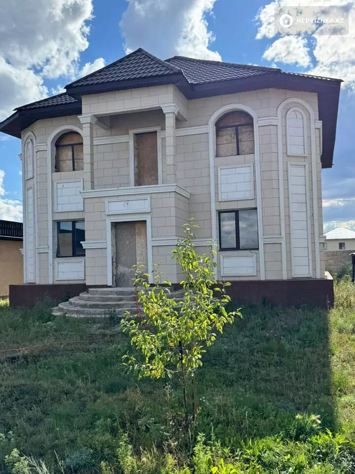 250 м², 9-комнатный дом, 10 соток, 250 м², изображение - 1