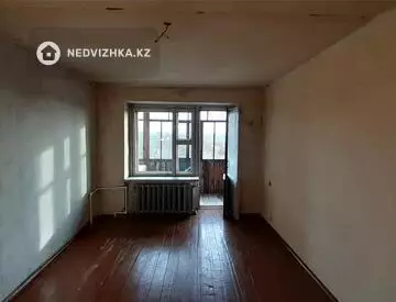 3-комнатная квартира, этаж 4 из 4, 60 м²