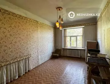 3-комнатная квартира, этаж 4 из 4, 74 м²