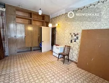 3-комнатная квартира, этаж 4 из 4, 74 м²