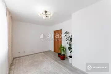 2-комнатная квартира, этаж 4 из 5, 45 м²