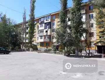 2-комнатная квартира, этаж 4 из 5, 46 м²
