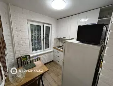 2-комнатная квартира, этаж 2 из 4, 42 м²