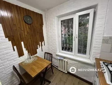 2-комнатная квартира, этаж 2 из 4, 42 м²