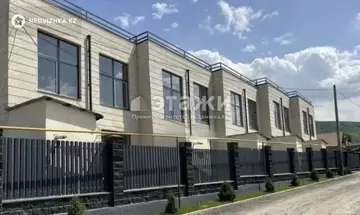 4-комнатный дом, 2 соток, 210 м²