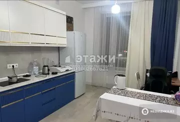 1-комнатная квартира, этаж 3 из 12, 42 м²