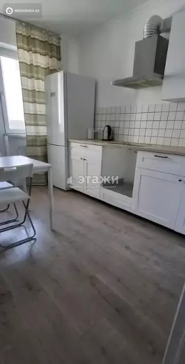 2-комнатная квартира, этаж 3 из 5, 59 м²