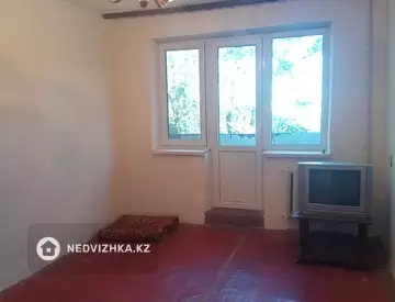 1-комнатная квартира, этаж 3 из 5, 30 м²