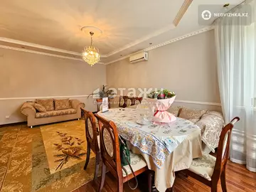 5-комнатный дом, 10 соток, 200 м²