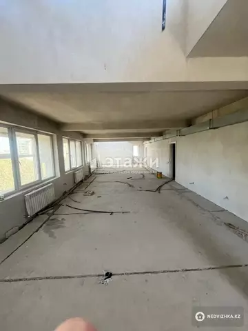 Офисное помещение, 5 этажей, 1 512 м²