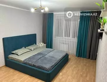 1-комнатная квартира, этаж 4 из 5, 44 м², посуточно